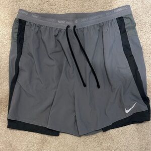 Nike Men's XL Athletic Shorts in Gray and Black